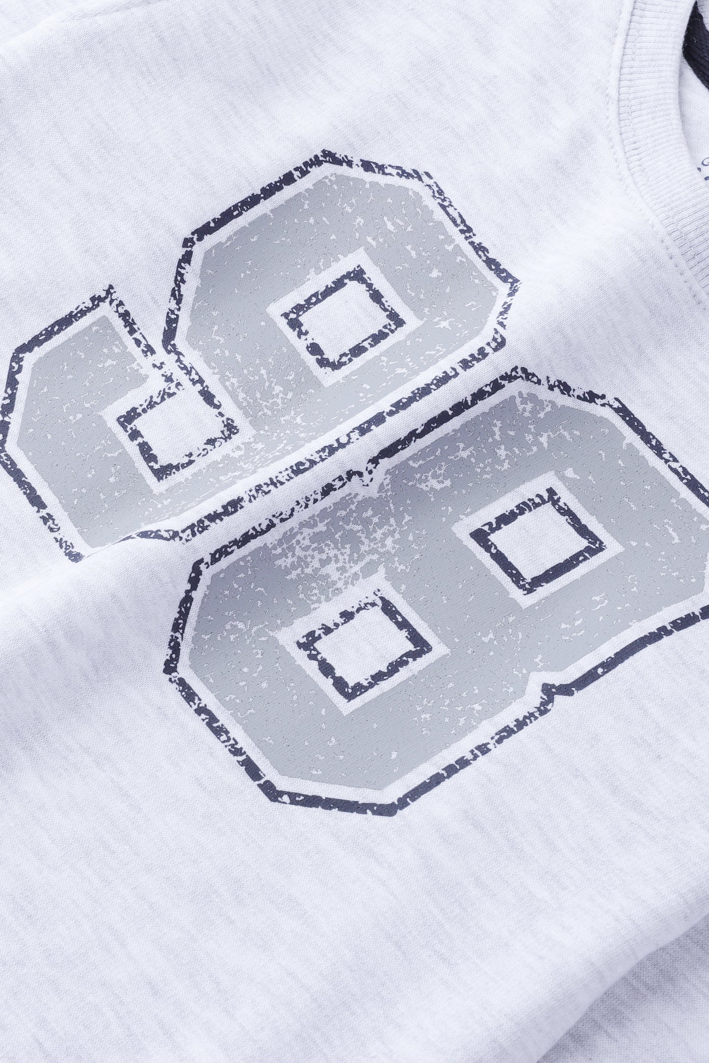 سويت شيرت صوف غرافيك أولادي بطبعة الشوفان