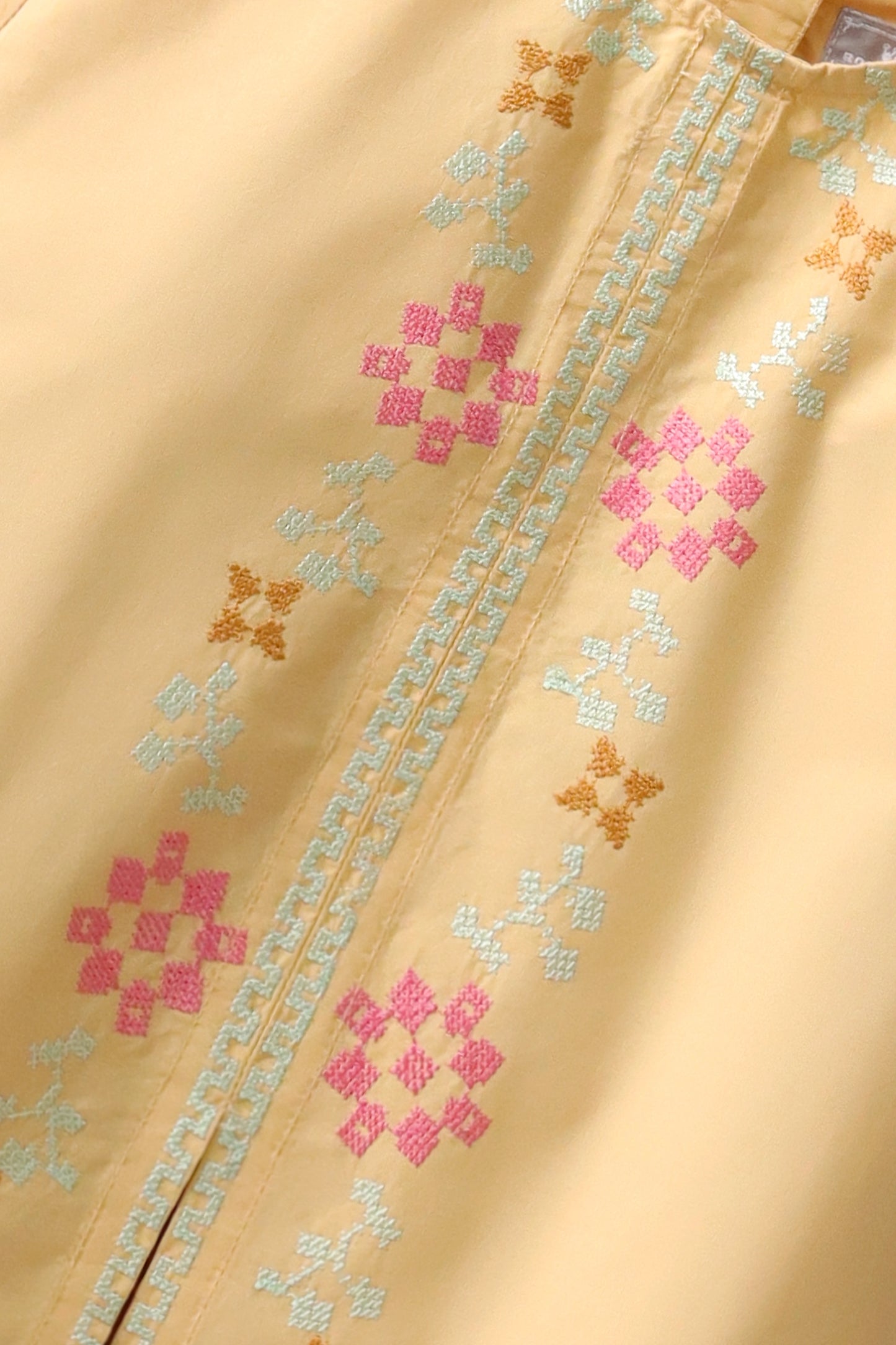 بلوزة بيج مطرزة