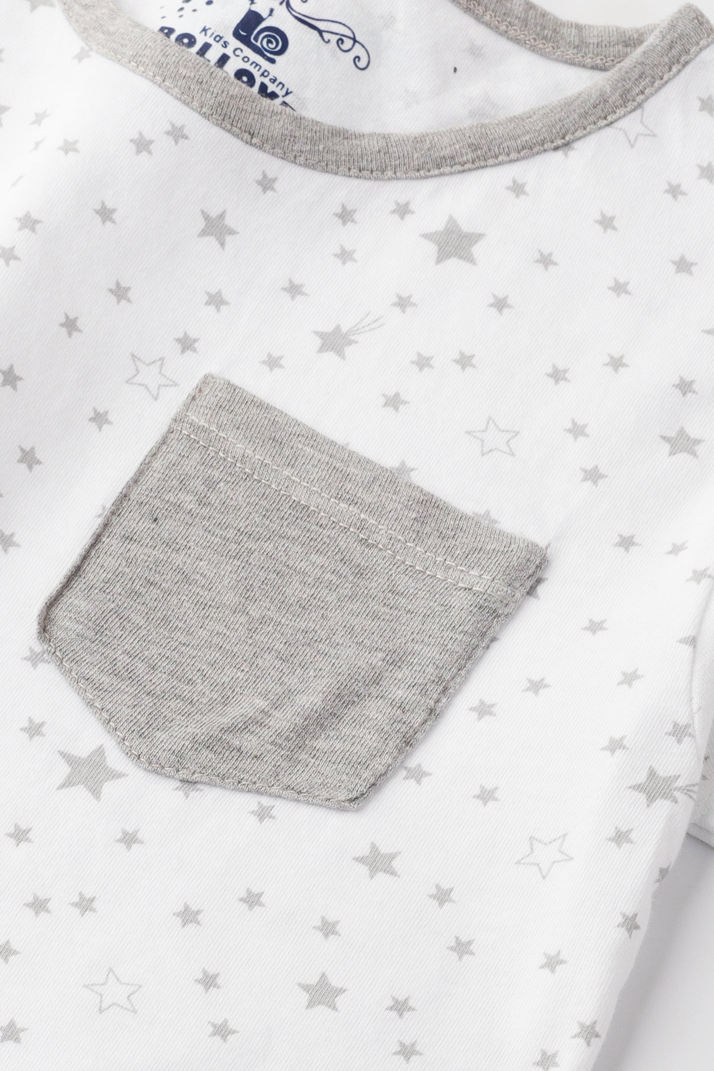 تيشيرت جيرسيه مطبوع بنجوم بيضاء