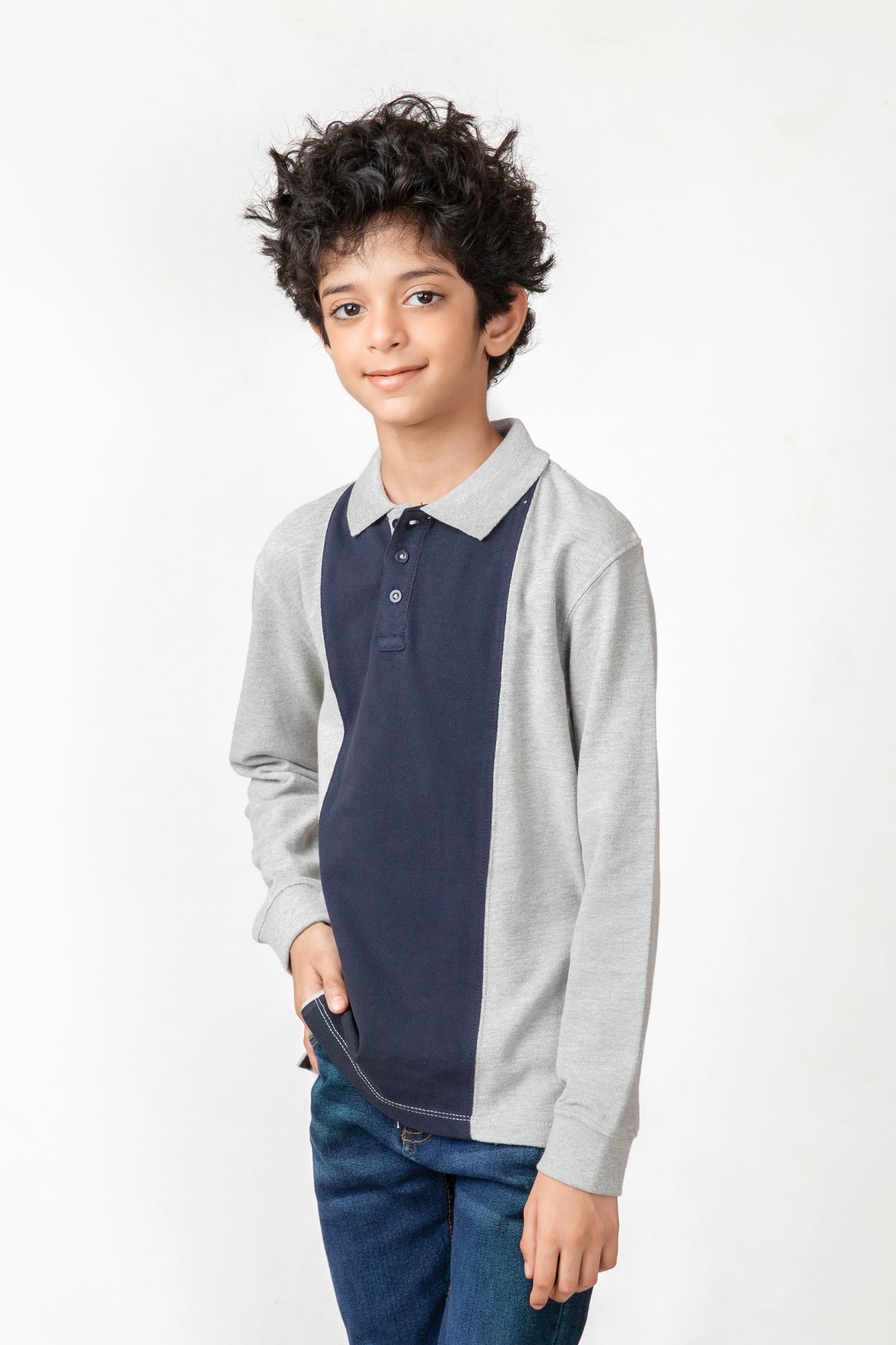 بولو كلاسيكي مقلم باللونين الرمادي والكحلي