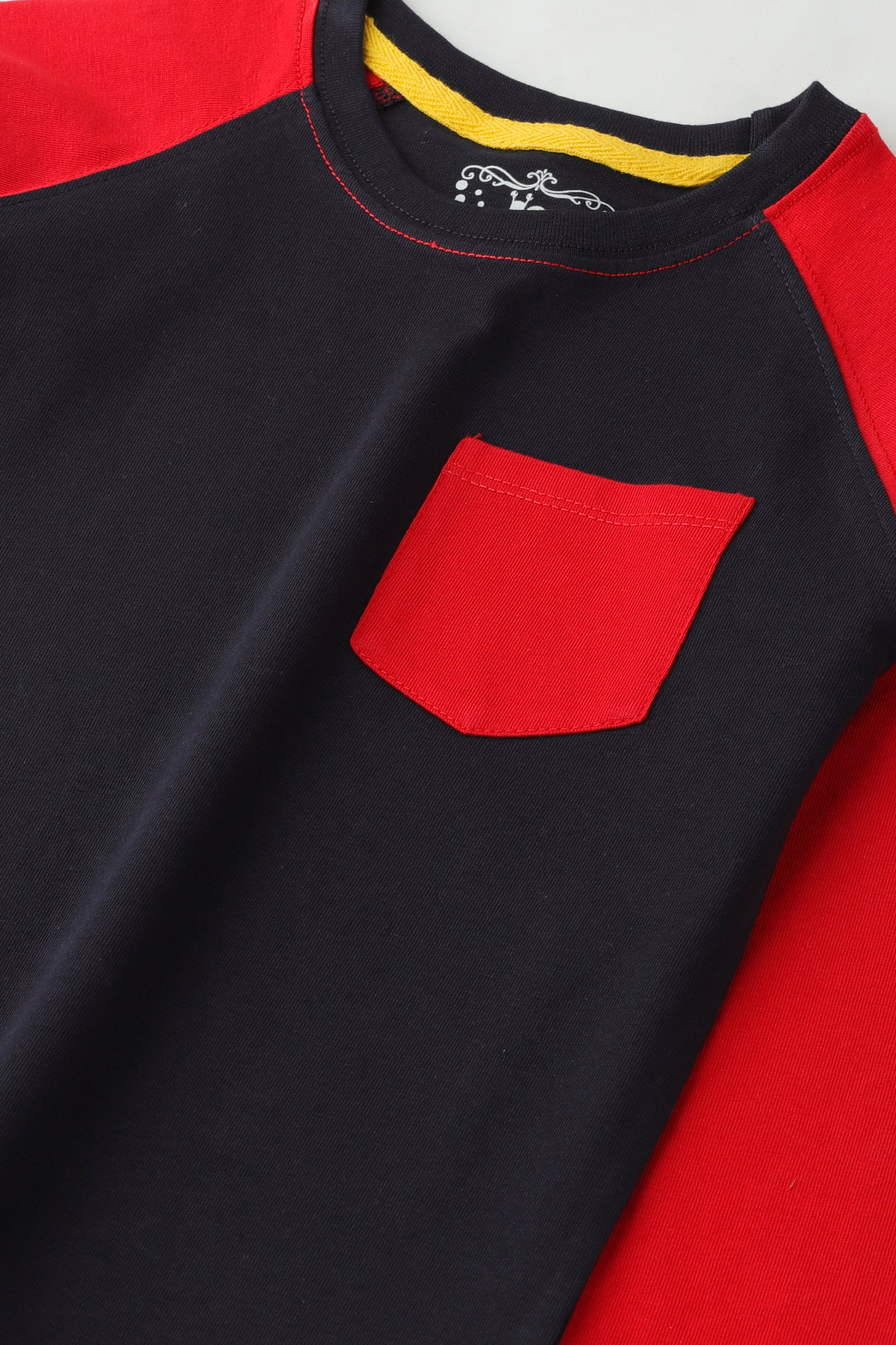 تيشيرت رغلان كحلي وأحمر