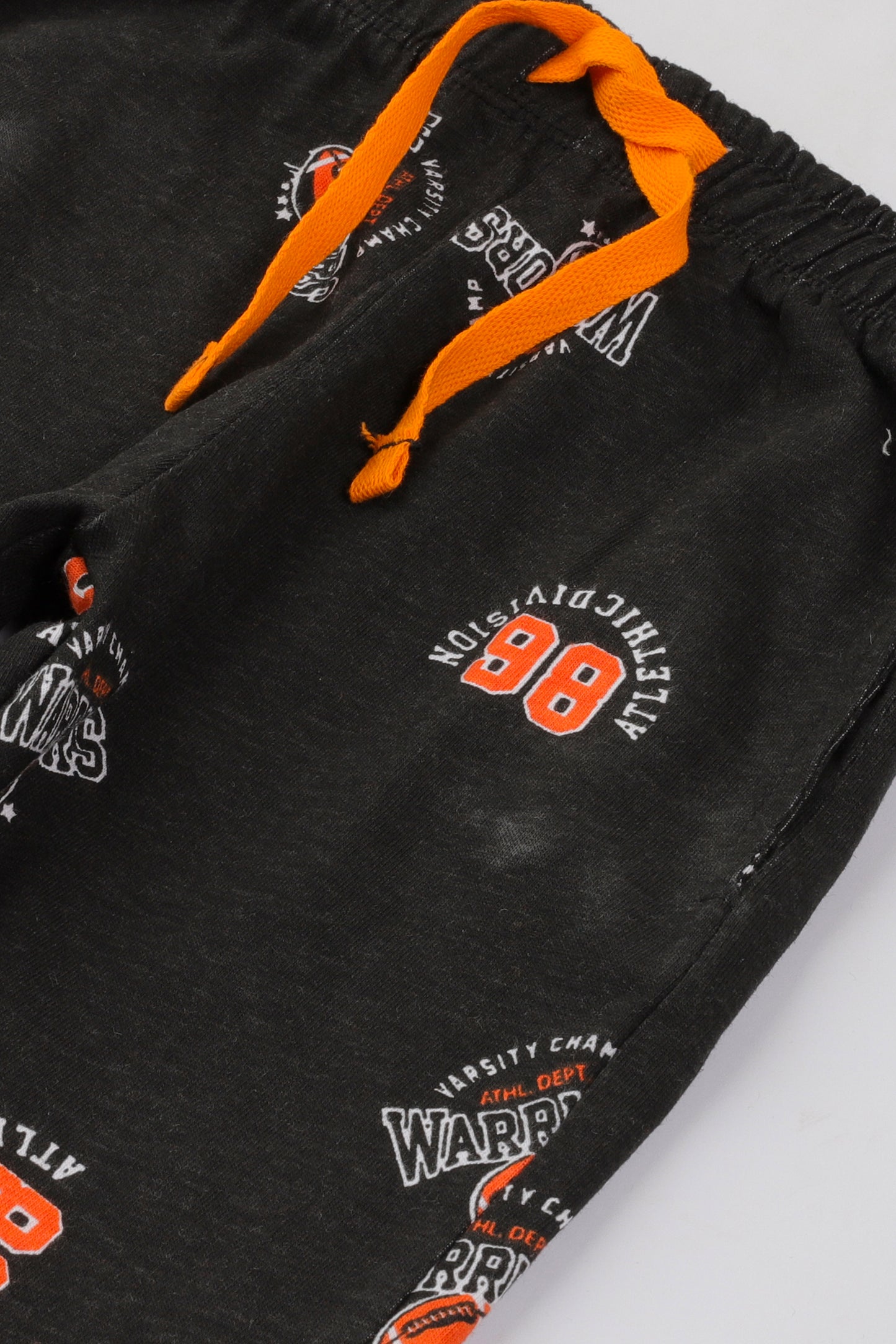 بنطلون رياضي أسود للأولاد