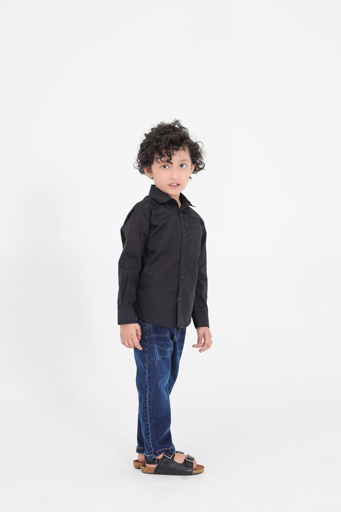قميص كاجوال أسود للأولاد من بولت