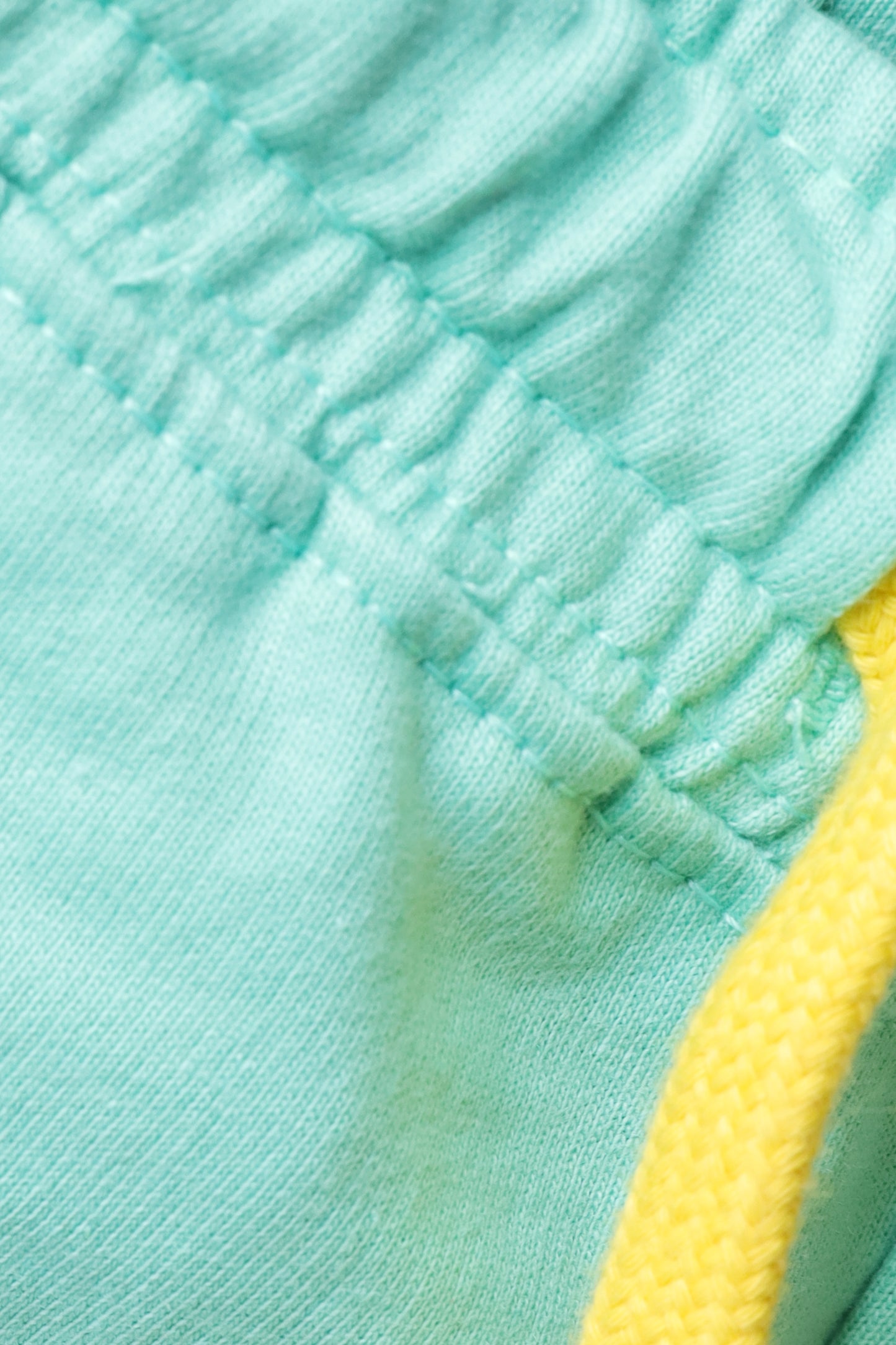 شورتات بثلاثة ألوان