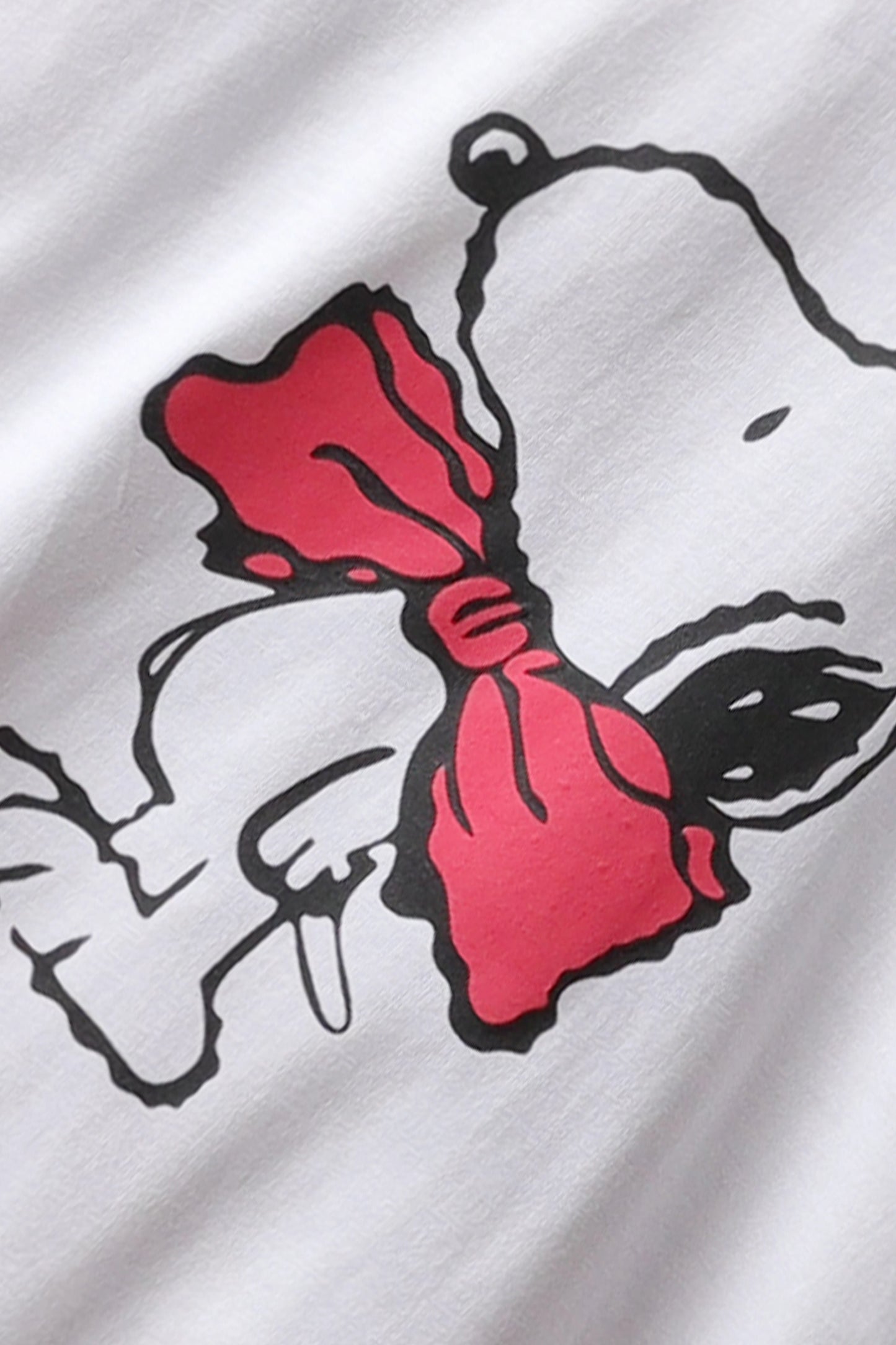 تي شيرت سنوبي بفيونكة