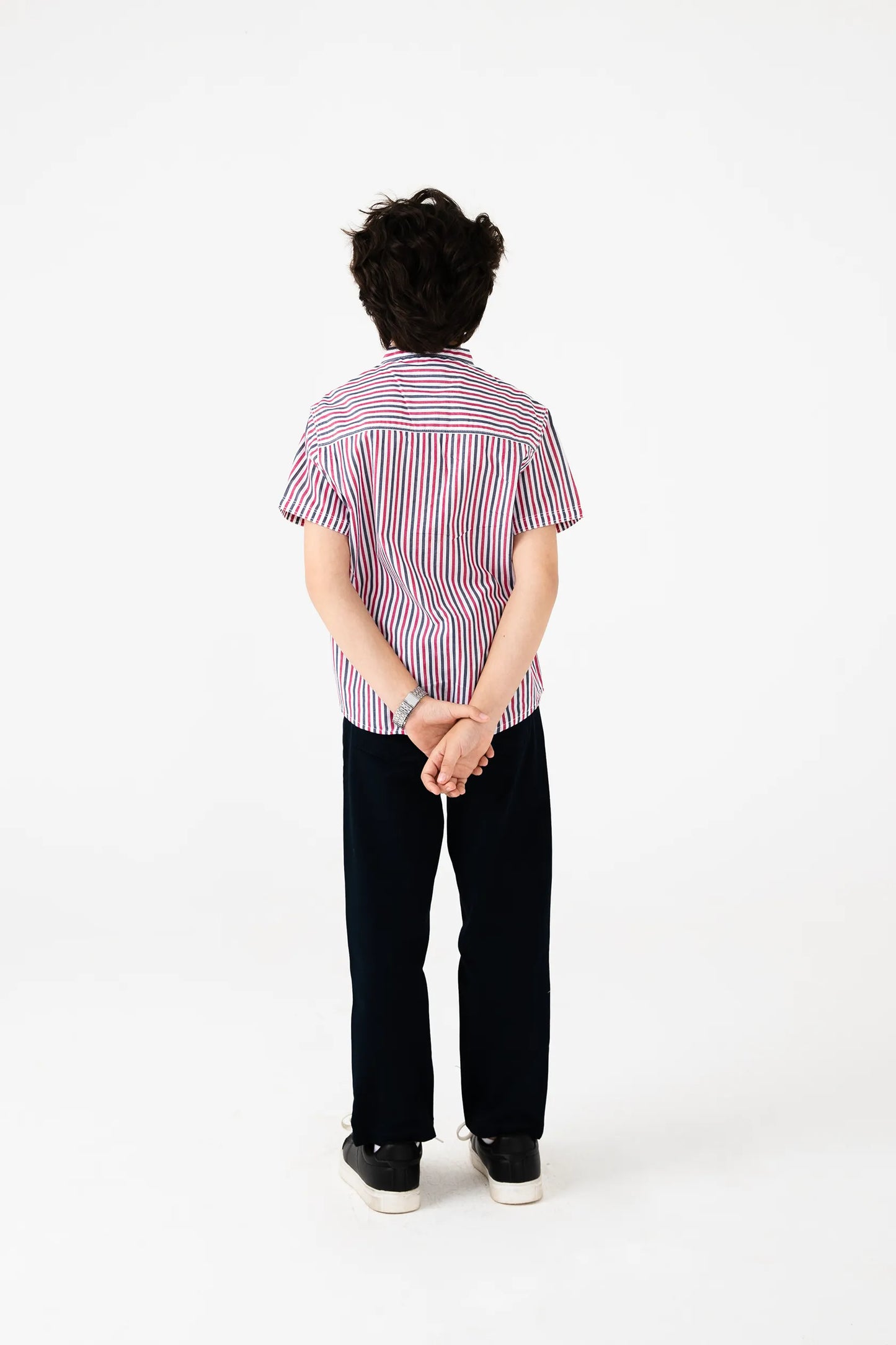 قميص قطني مخطط بأزرار وياقة