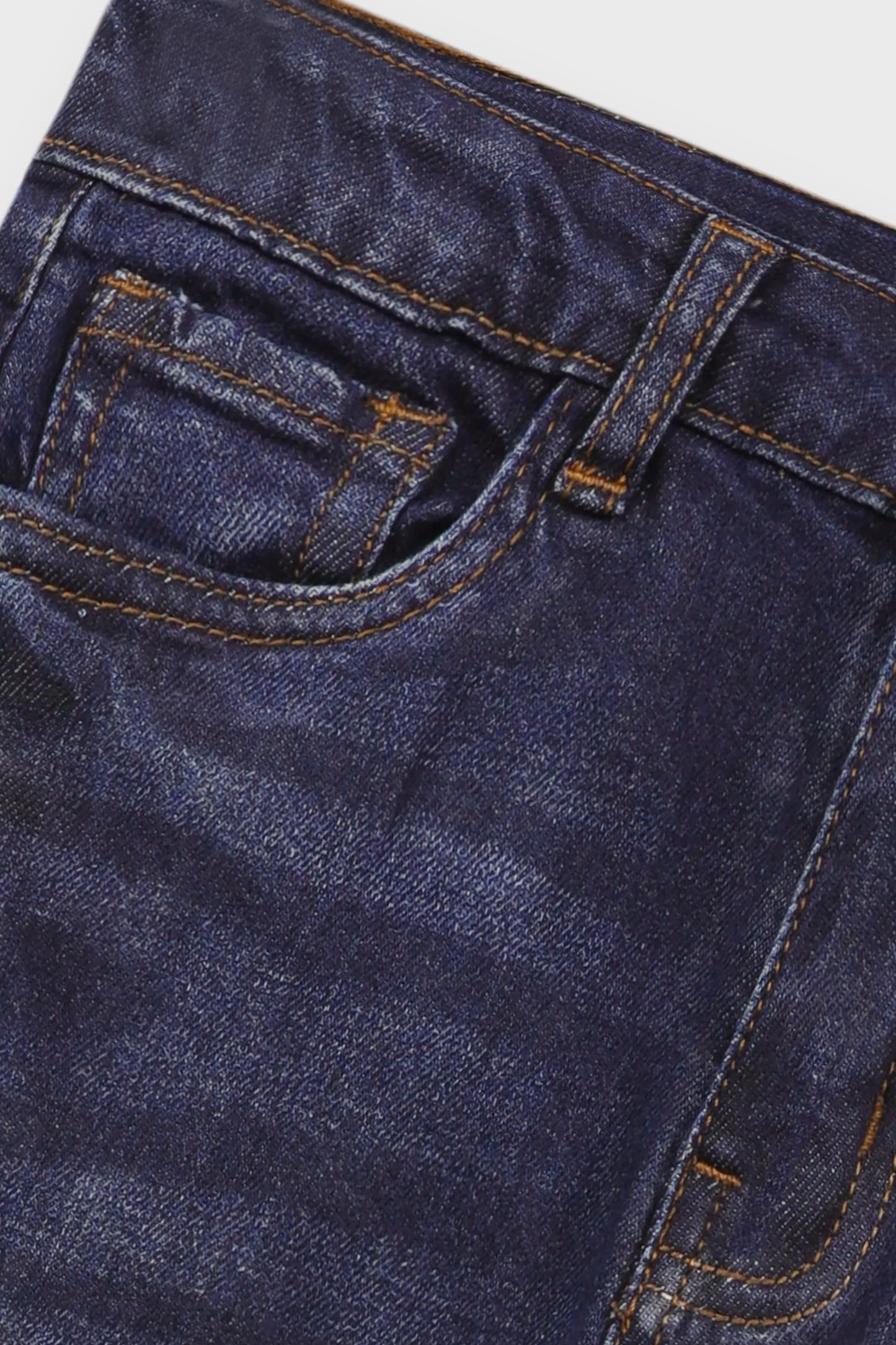 جينز أزرق بقصة مستقيمة خالدة للأولاد