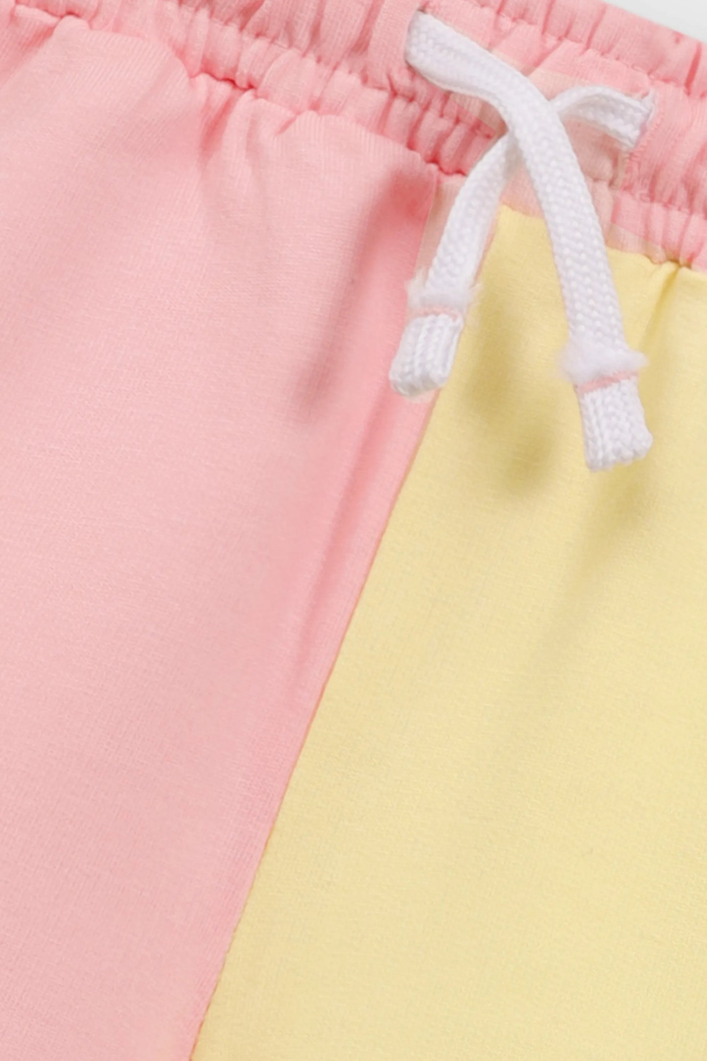 شورت محبوك بألوان الباستيل